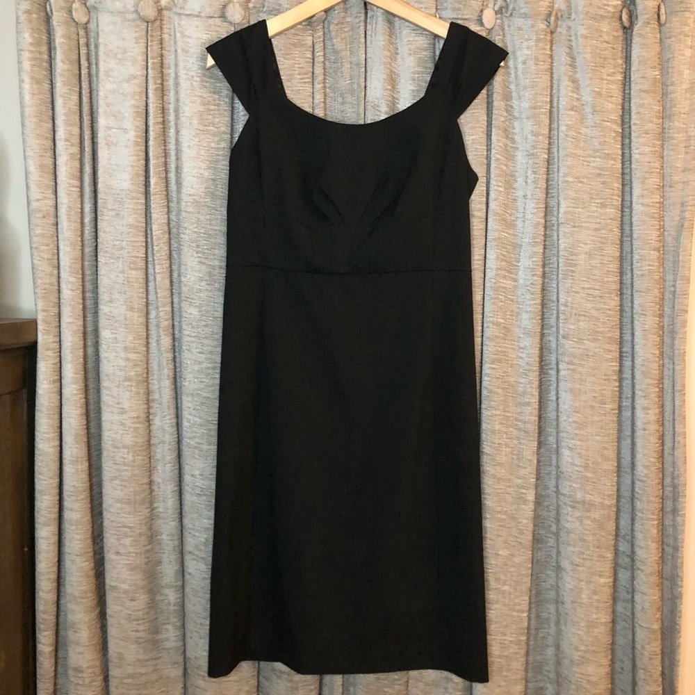 New York & Company Black Pin Stripe Sheath Dress Size 6 - Picture 2 of 11